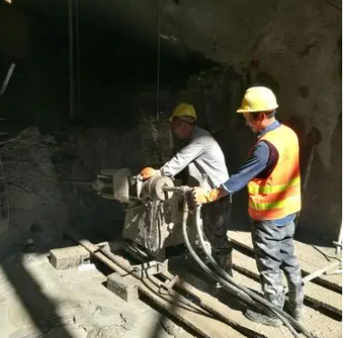 云溪水下抗分散灌浆料特点 水下不分散注浆料介绍