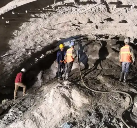 云溪拱顶带模注浆料的施工流程及注意事项